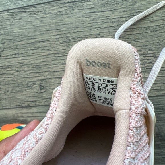 Ultra boost w 7.5 us - Picture 2 of 3